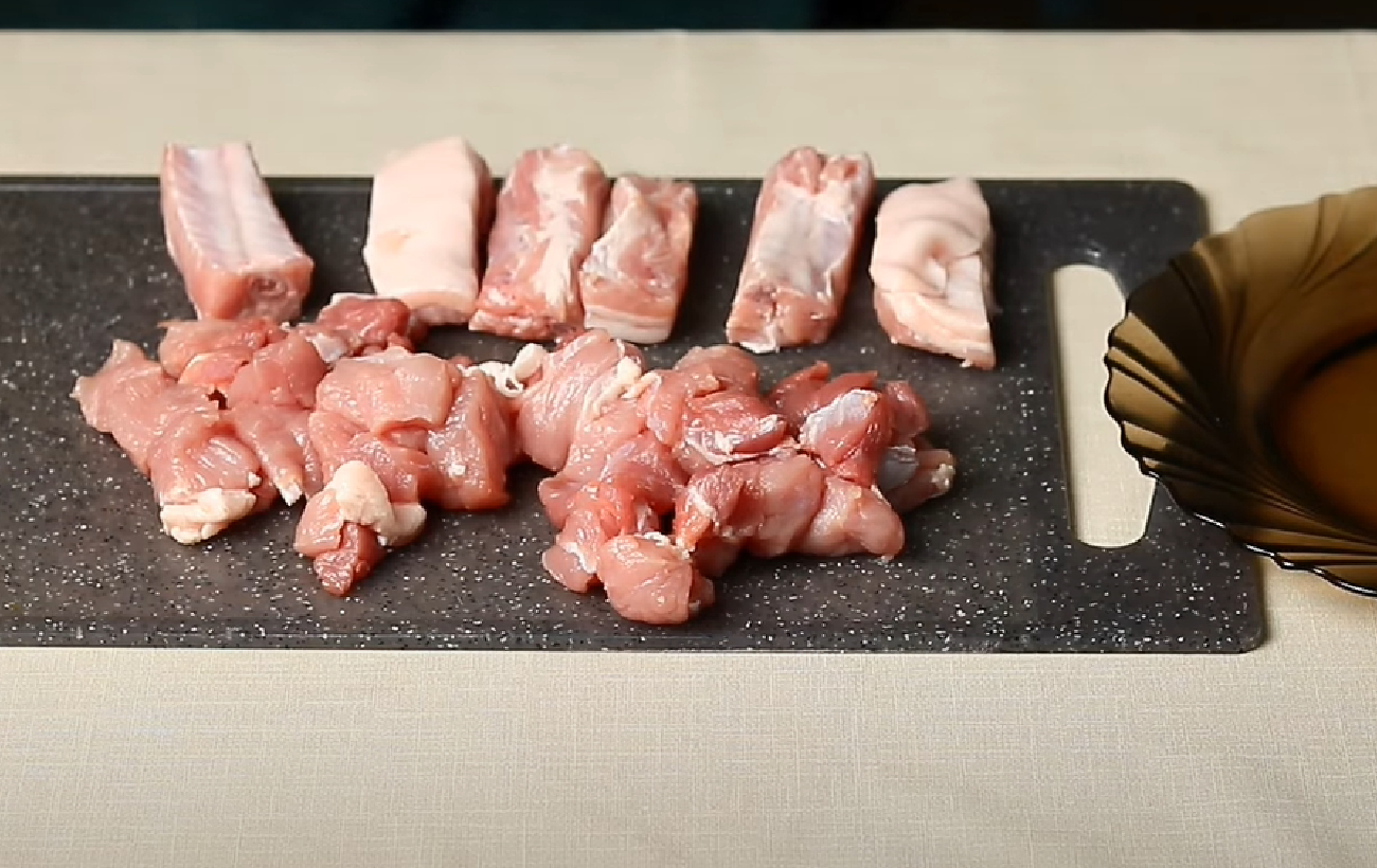 Печеня з грибами: український рецепт ситної страви в горщику